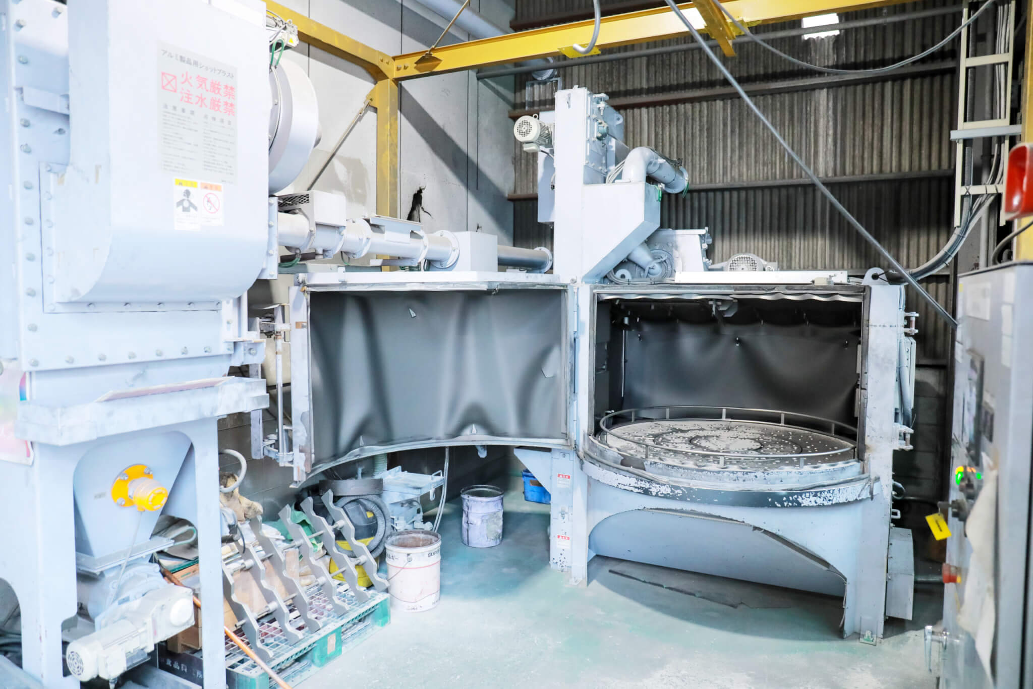 ショットブラストマシン 1基